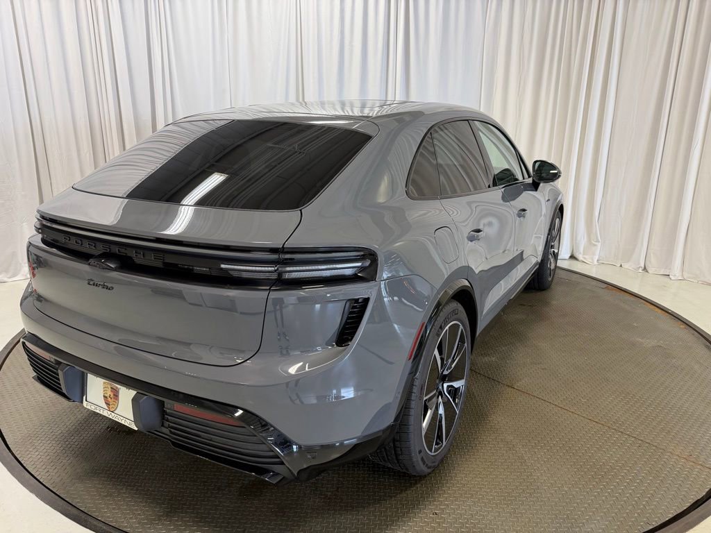Certified 2025 Porsche Macan Turbo Electric AWD/4WD image 32