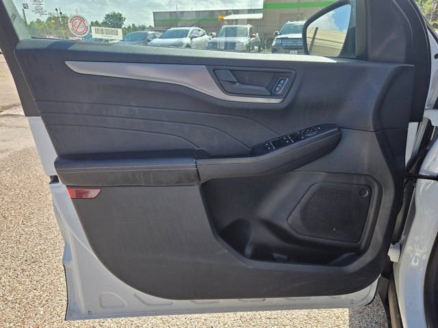 Used 2025 Ford Escape Active AWD/4WD image 13