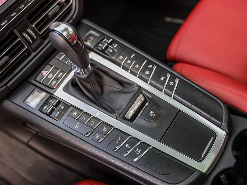 Used 2021 Porsche Macan S image 28