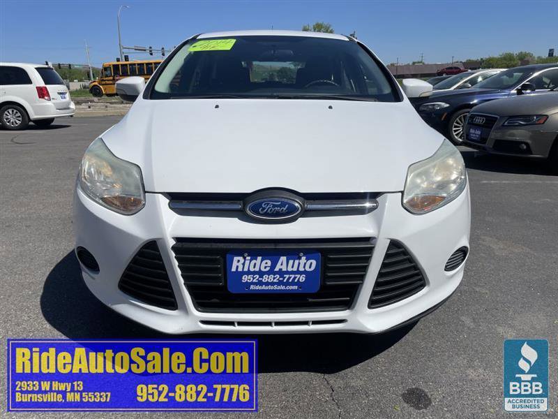 Used 2014 Ford Focus SE w/ SE Winter Package FWD image 2