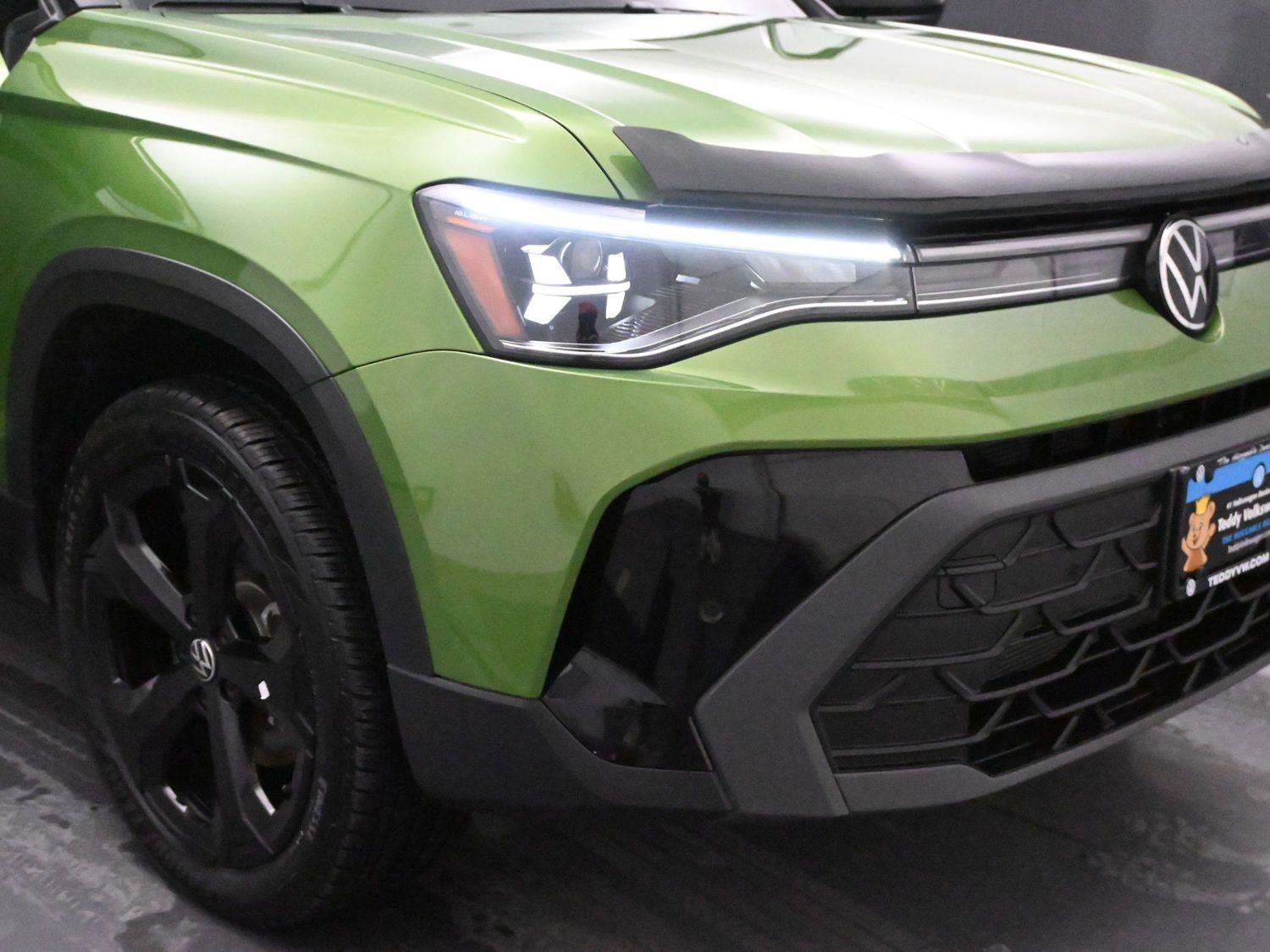 Certified 2025 Volkswagen Taos SE AWD/4WD image 15