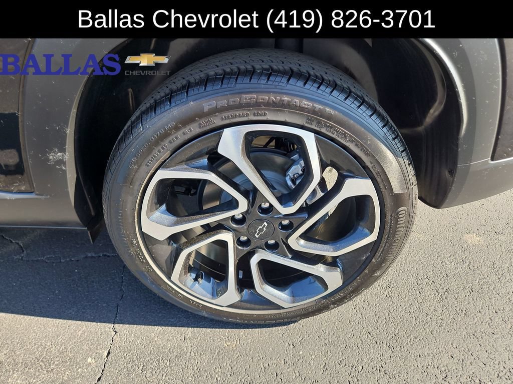 Used 2025 Chevrolet Trax RS w/ Sunroof Package FWD image 33