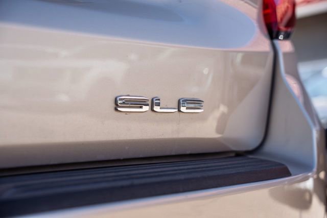 Used 2023 GMC Yukon SLE image 11