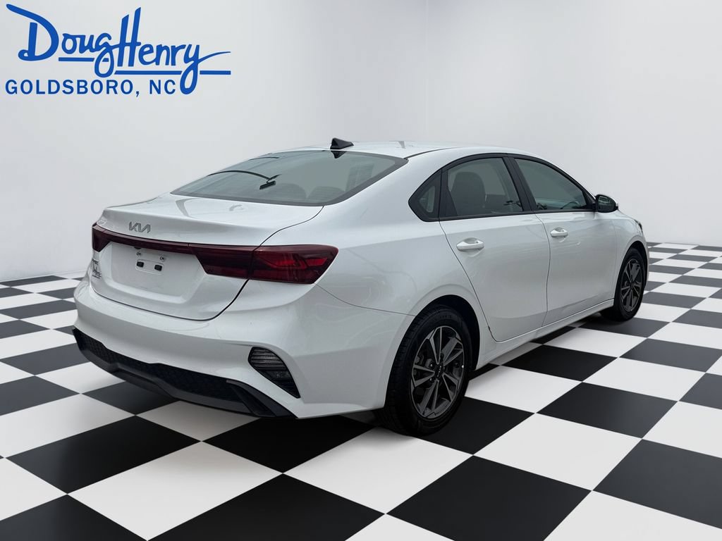 Used 2024 Kia Forte LXS FWD image 5