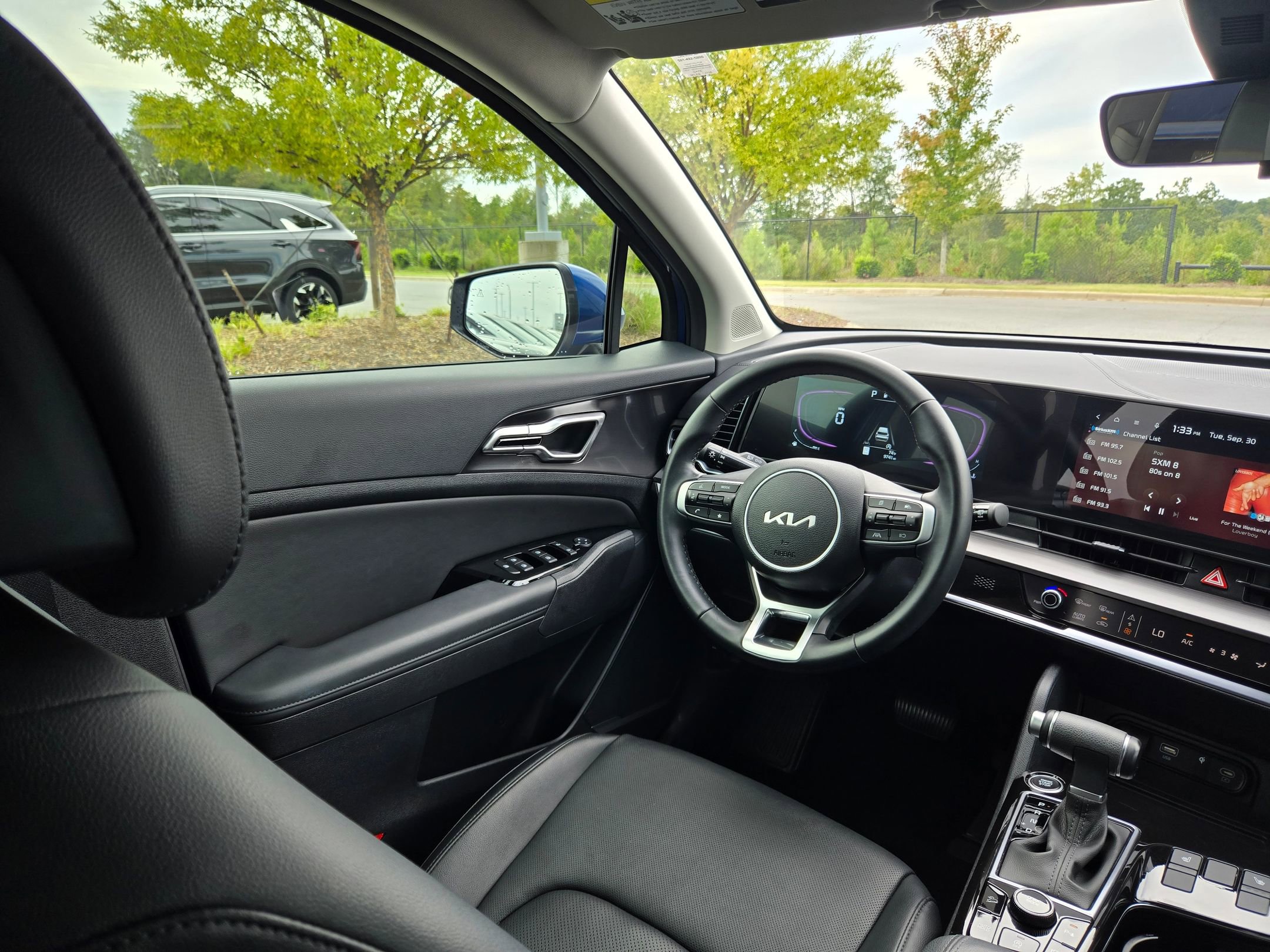 Used 2025 Kia Sportage EX image 9