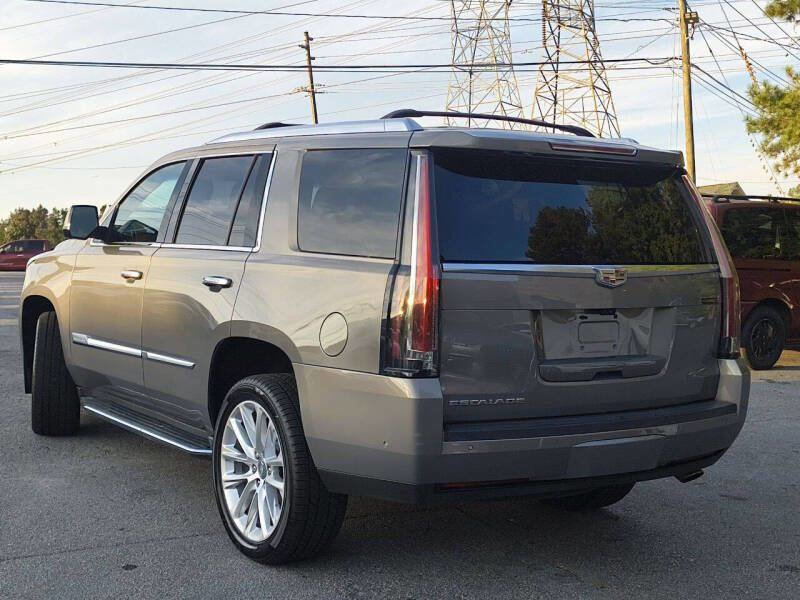 Used 2018 Cadillac Escalade Luxury image 6