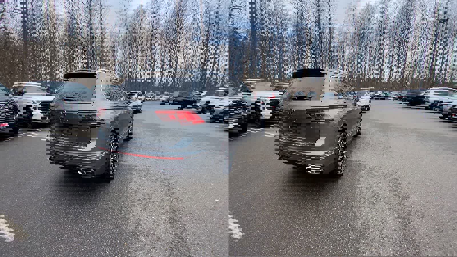 Used 2024 Volkswagen Tiguan SEL R-Line image 10