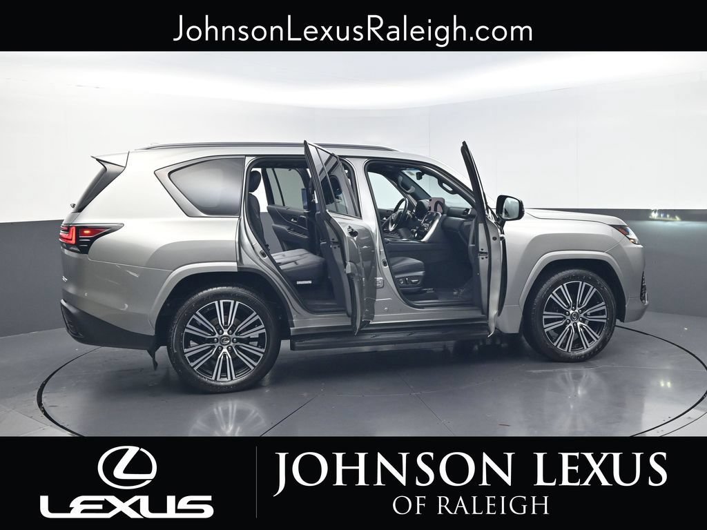 Used 2023 Lexus LX 600 4WD w/ Appearance Package image 33