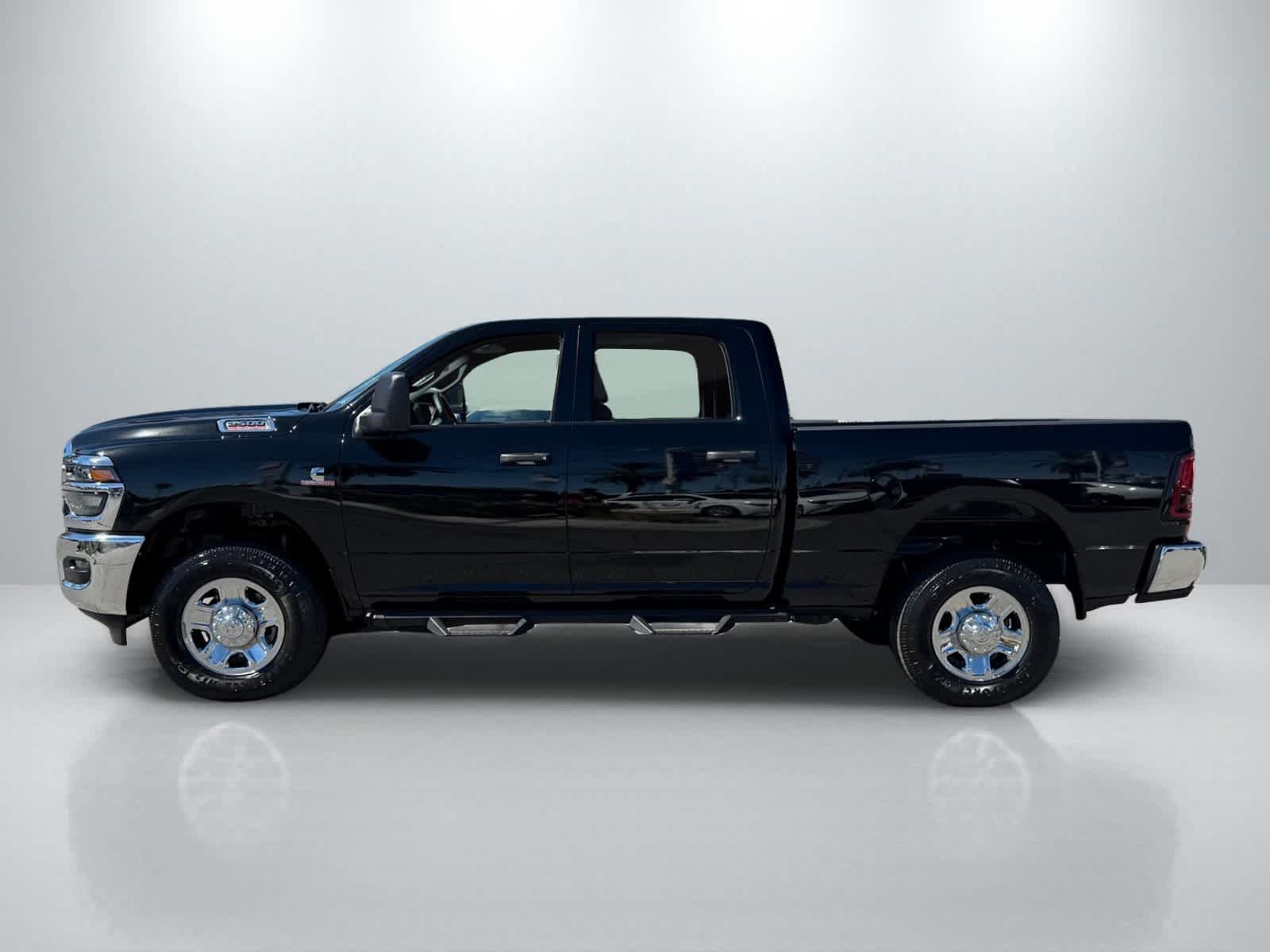 Used 2025 RAM 2500 Tradesman w/ Chrome Appearance Group AWD/4WD image 2