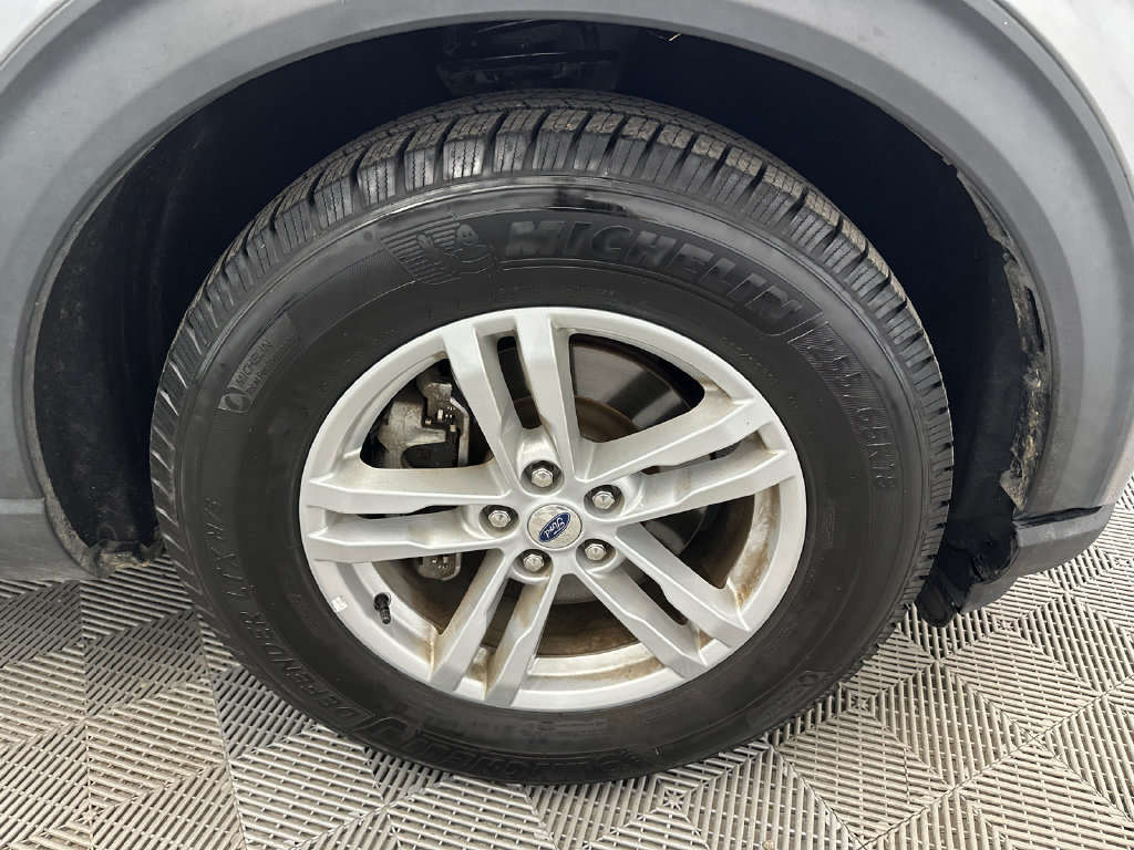 Used 2022 Ford Explorer XLT w/ Equipment Group 202A RWD image 12