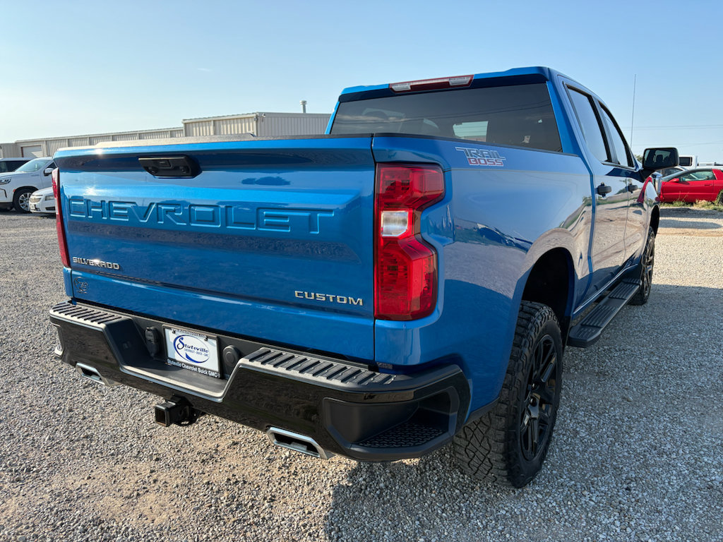 Used 2023 Chevrolet Silverado 1500 Custom Trail Boss AWD/4WD image 5