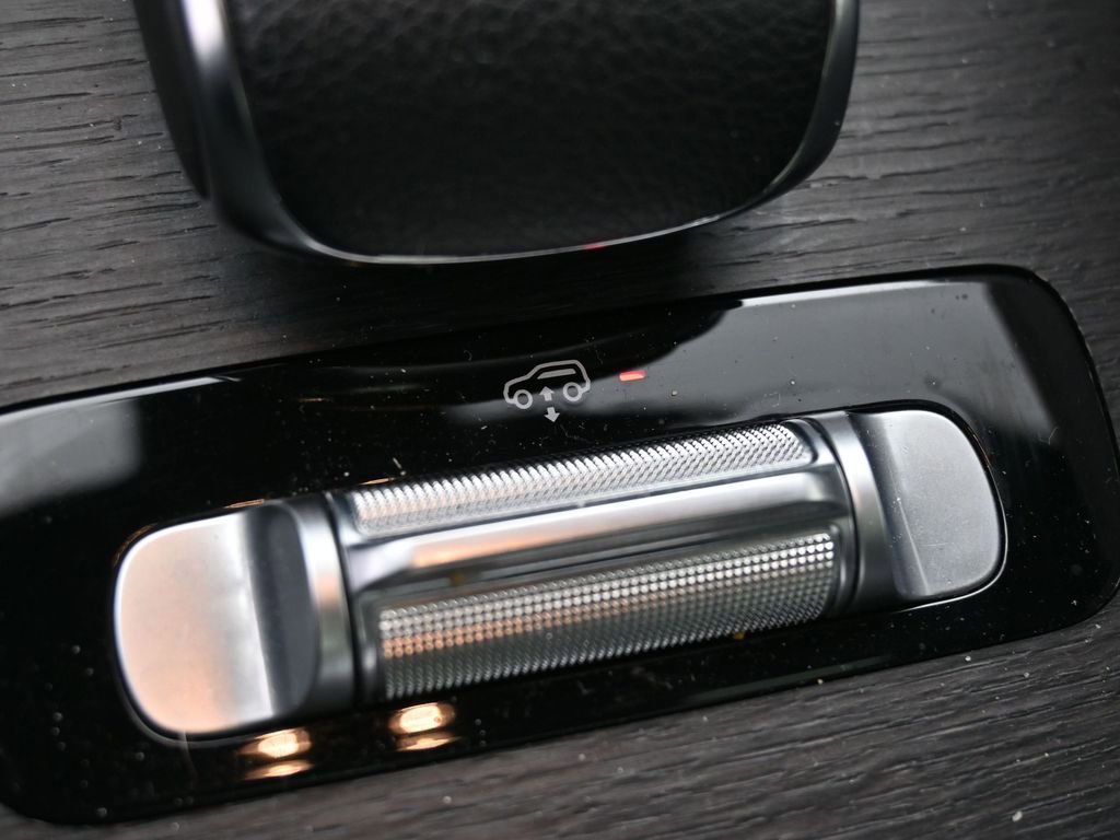 Used 2020 Mercedes-Benz GLS 450 4MATIC image 30