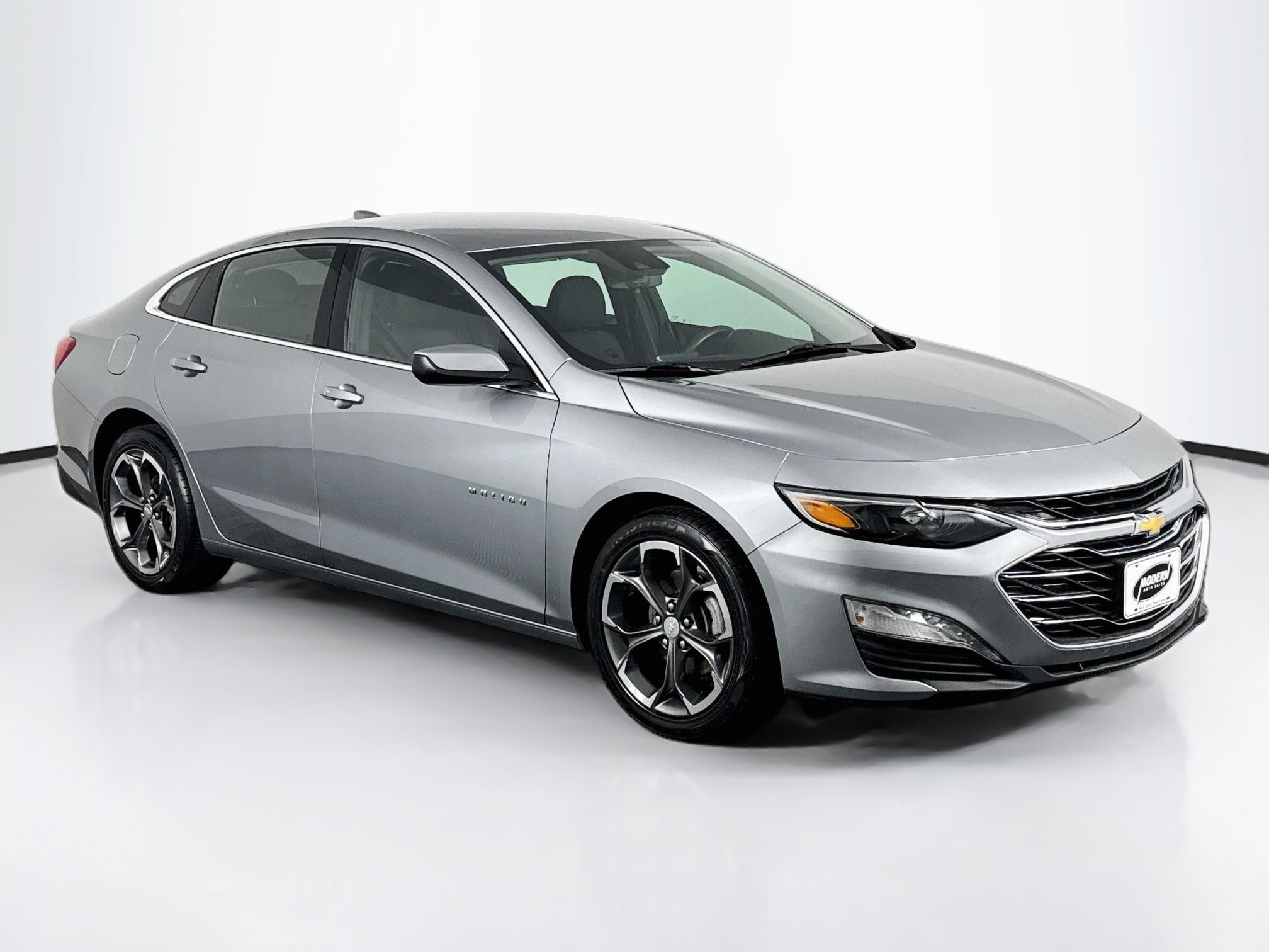 Used 2023 Chevrolet Malibu LT FWD image 2