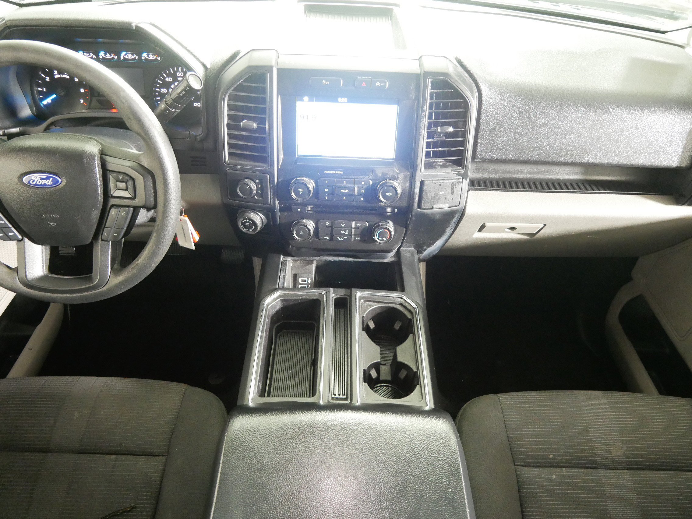 Used 2017 Ford F150 XL w/ Equipment Group 101A Mid image 10