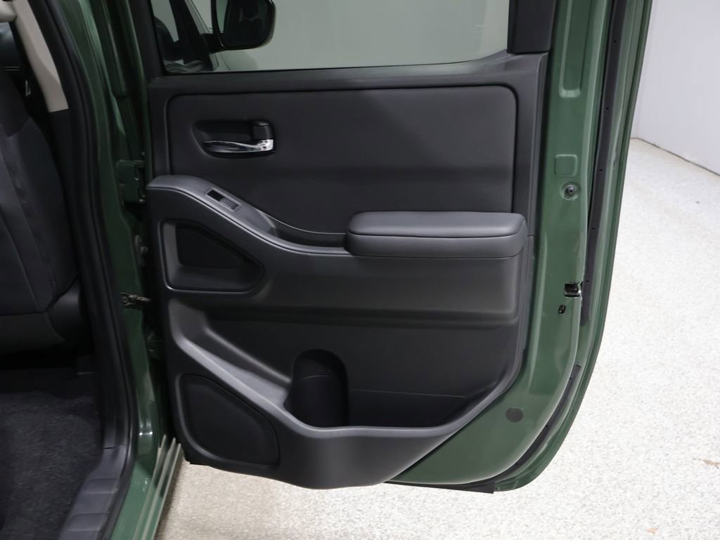 Used 2024 Nissan Frontier SV image 21