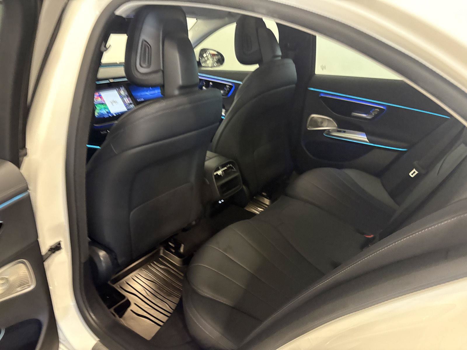 Used 2025 Mercedes-Benz E 350 4MATIC Sedan image 35