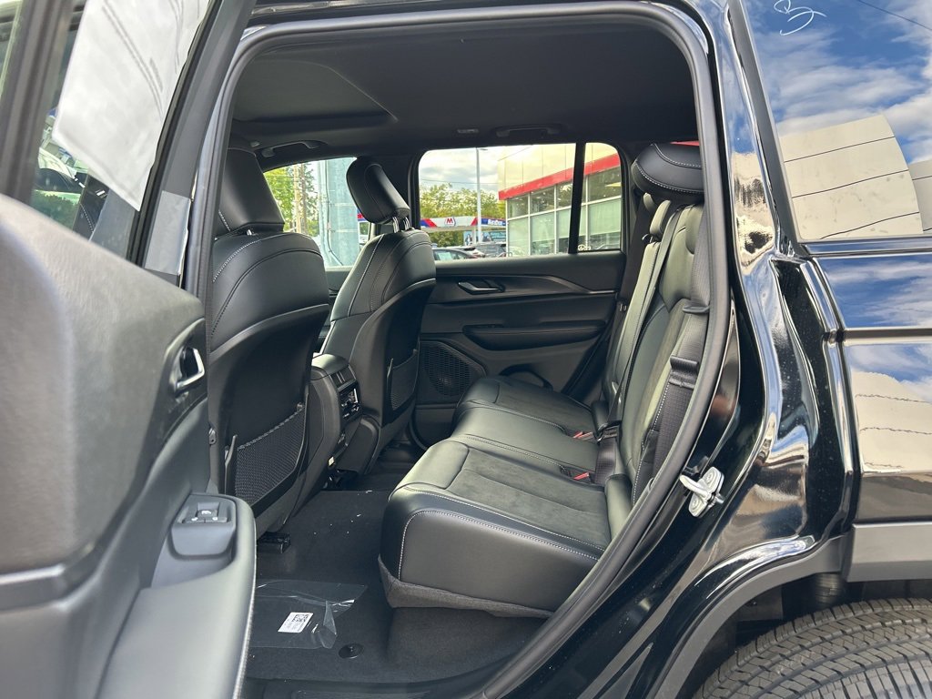 New 2025 Jeep Grand Cherokee image 10