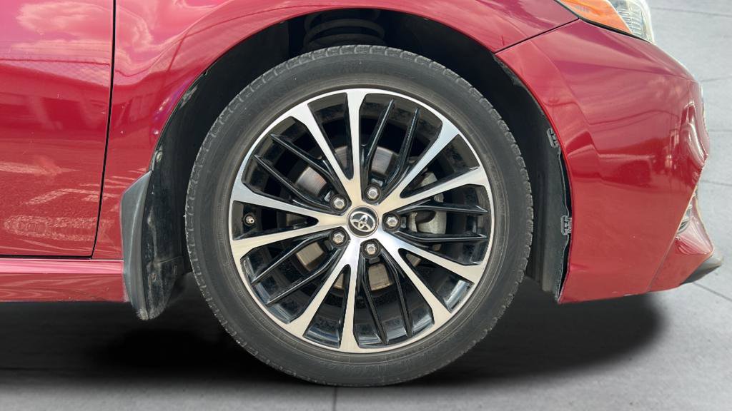 Used 2018 Toyota Camry SE w/ Moonroof Package FWD image 29
