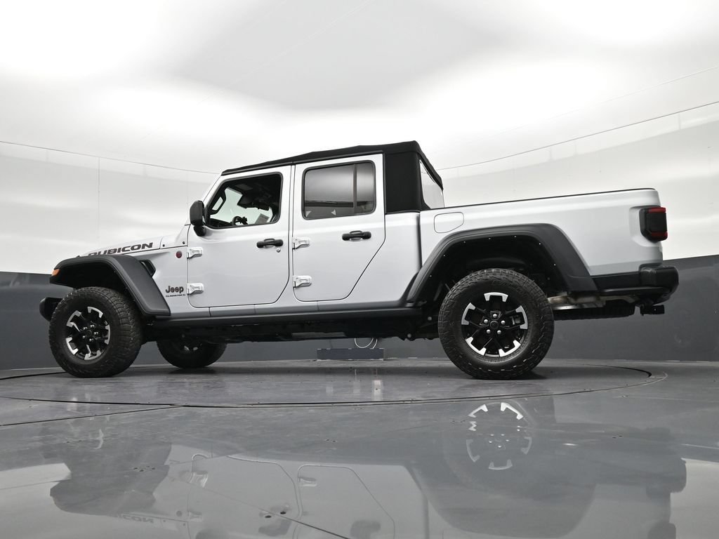 Used 2024 Jeep Gladiator Rubicon w/ Safety Group AWD/4WD image 27