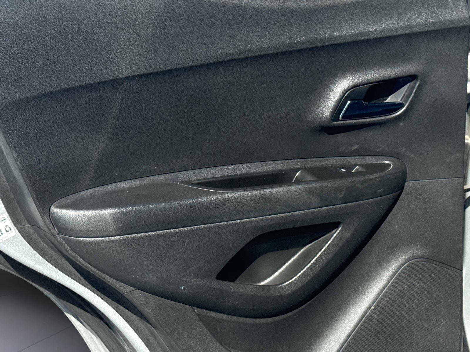 Used 2021 Chevrolet Trax LS w/ Tint and Cruise Package image 11