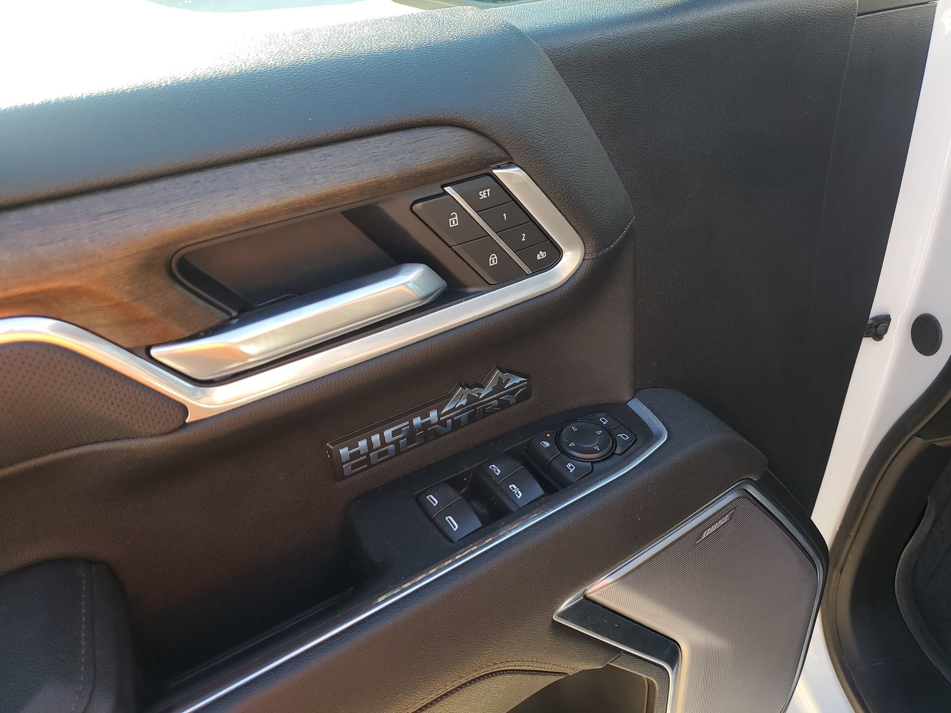 Used 2025 Chevrolet Silverado 1500 High Country w/ High Country Premium Package AWD/4WD image 31