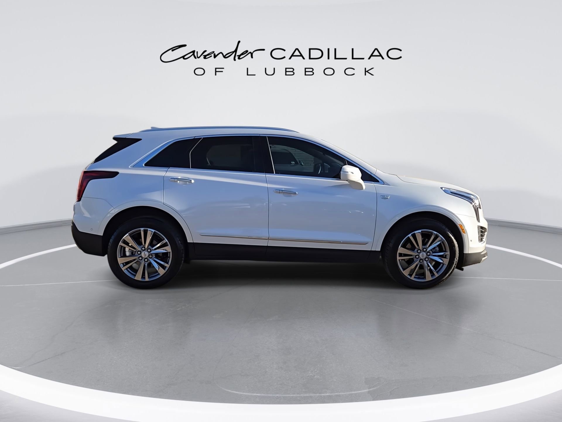 New 2025 Cadillac XT5 Premium Luxury w/ Technology Package FWD image 9