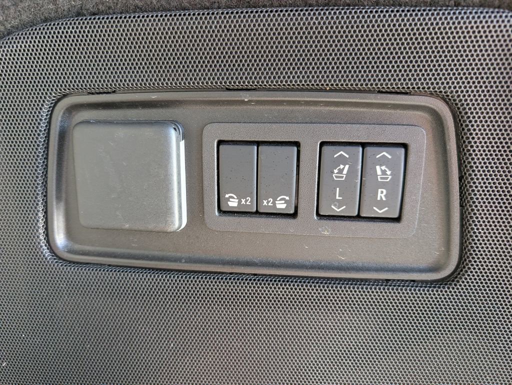 Certified 2025 Cadillac Escalade Premium Luxury image 20