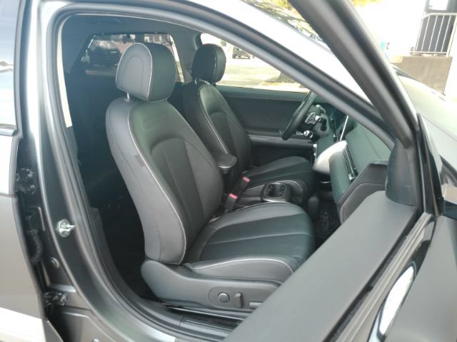 Used 2022 Hyundai Ioniq 5 Limited w/ Cargo Package AWD/4WD image 23