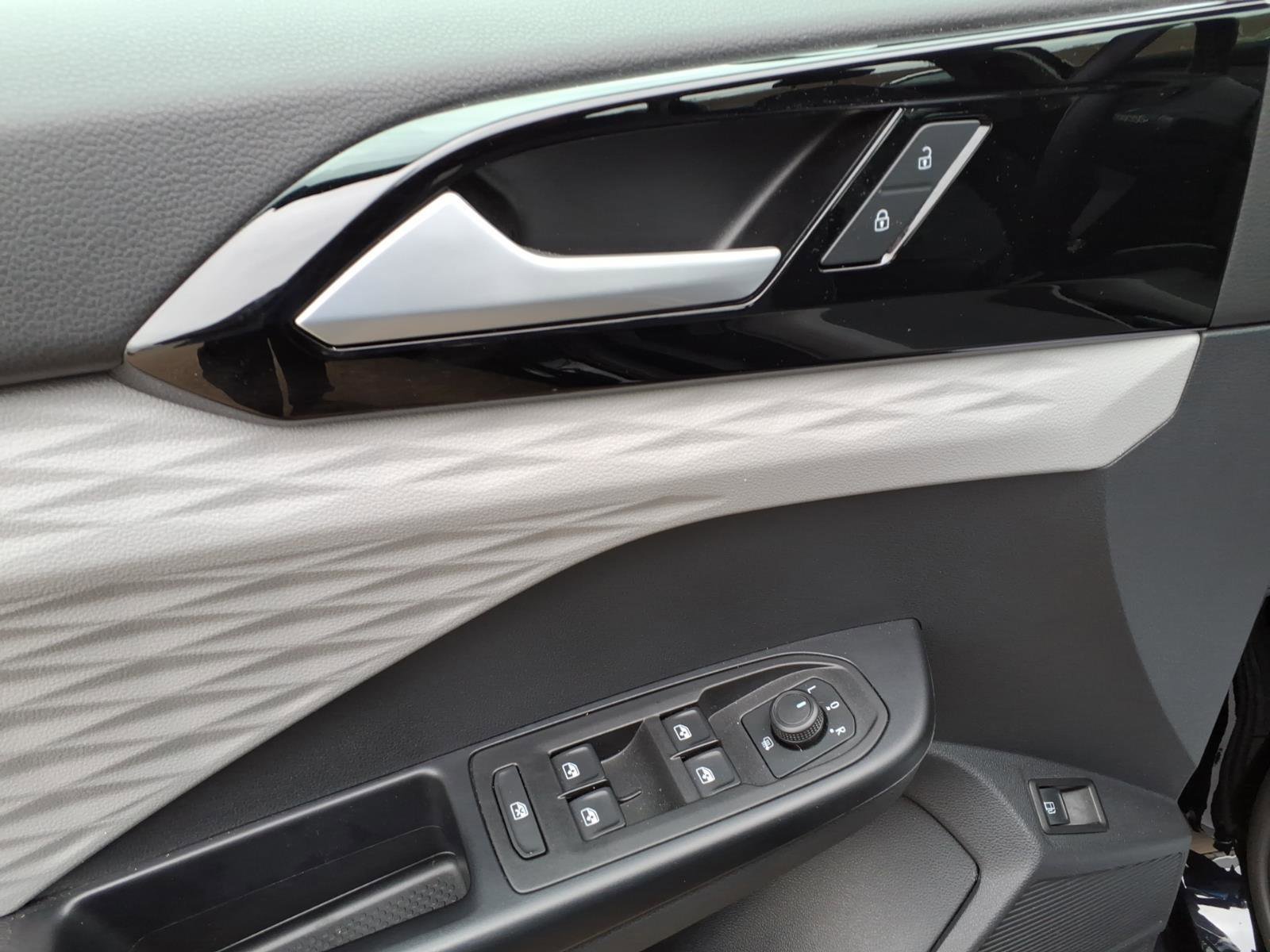 Used 2023 Volkswagen Taos S image 15