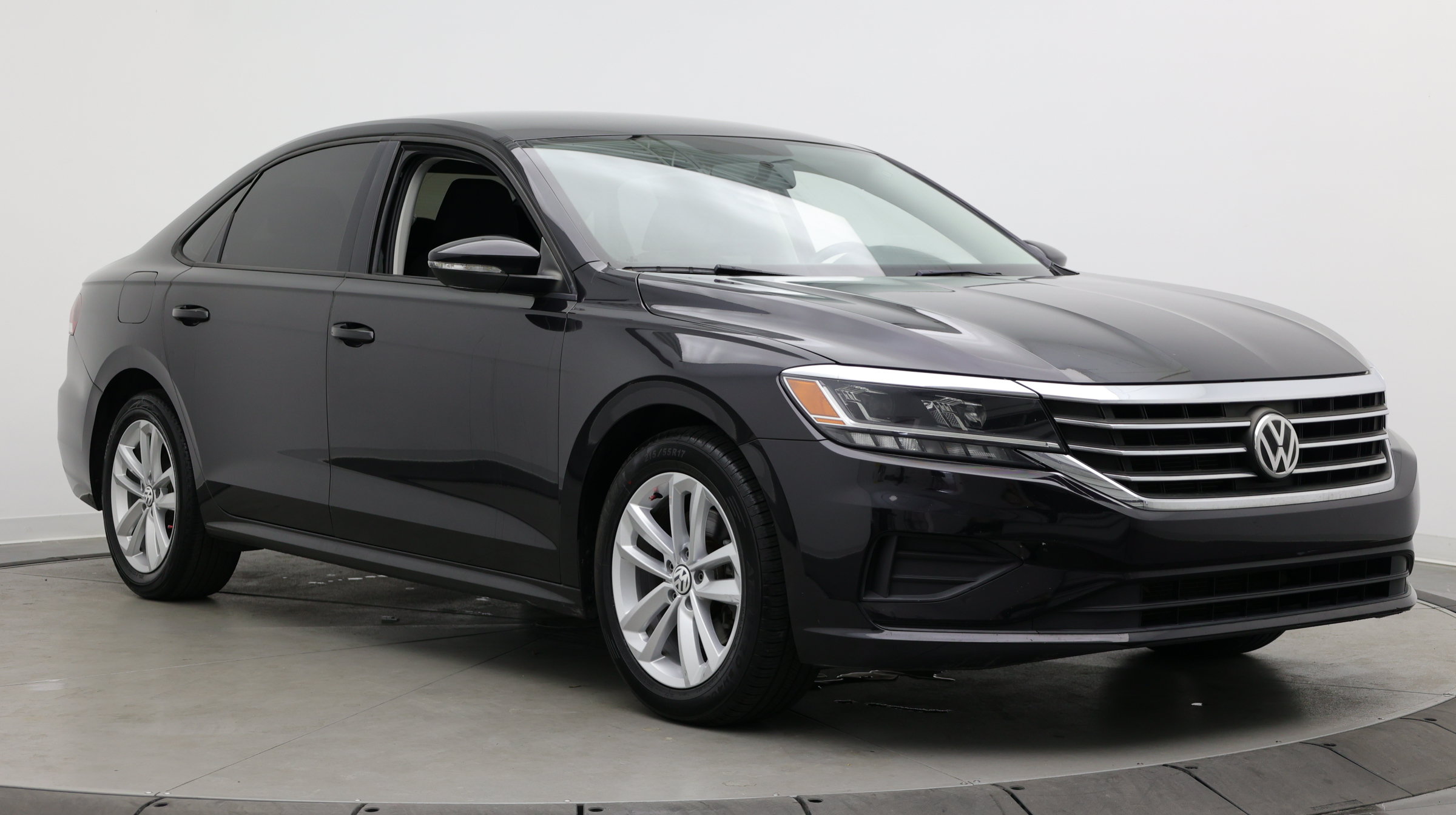 Used 2020 Volkswagen Passat 2.0T S FWD image 3