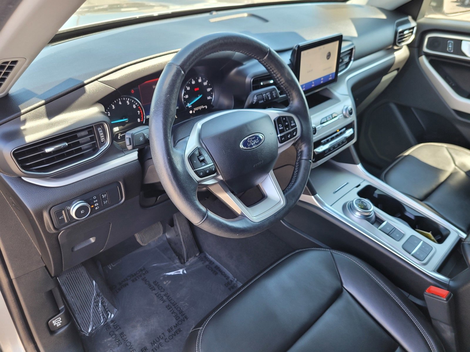 Used 2022 Ford Explorer XLT w/ Equipment Group 202A image 15