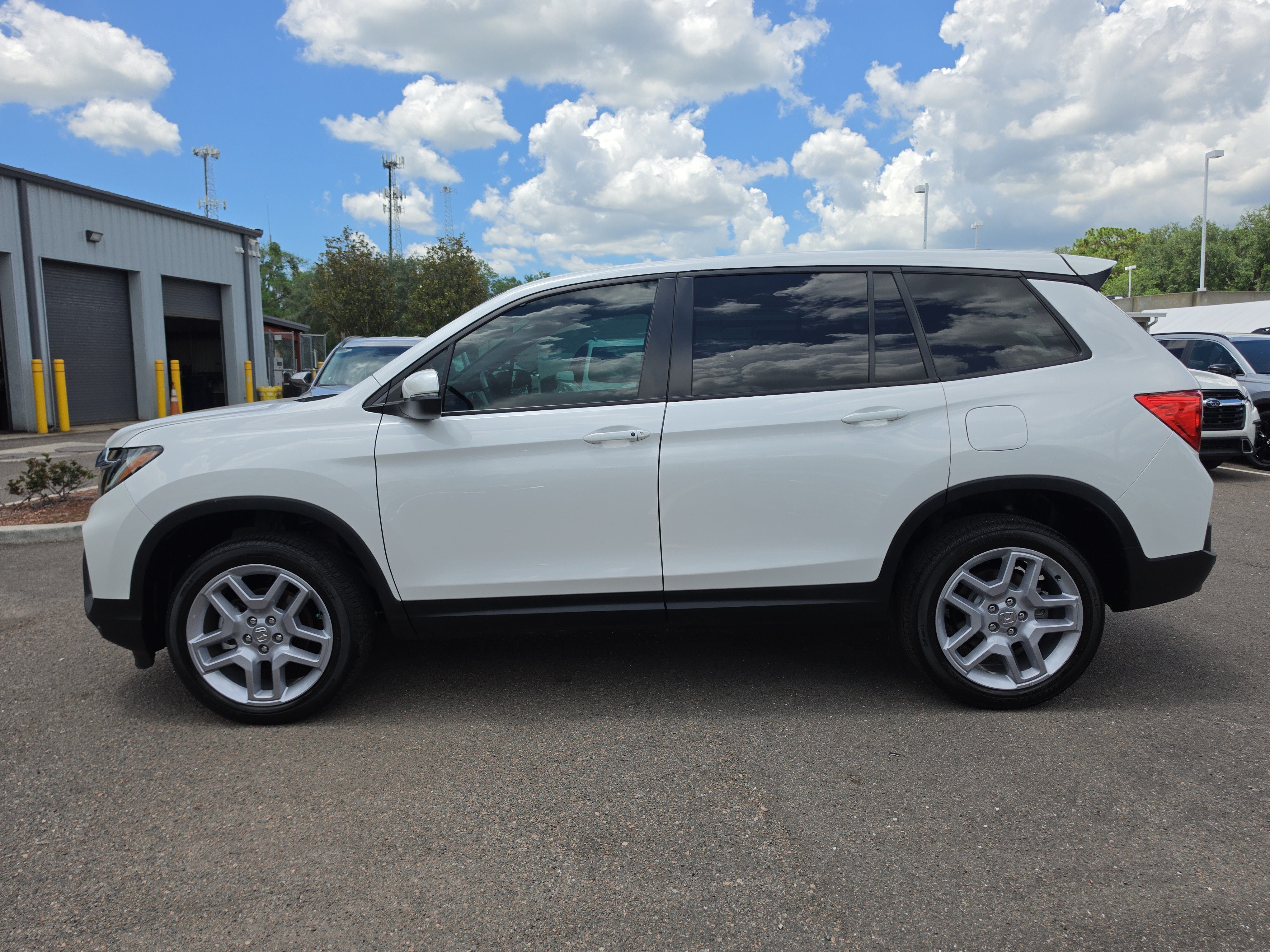 Used 2024 Honda Passport EX-L image 5