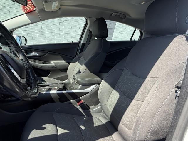 Used 2018 Chevrolet Volt LT w/ Comfort Package FWD image 12