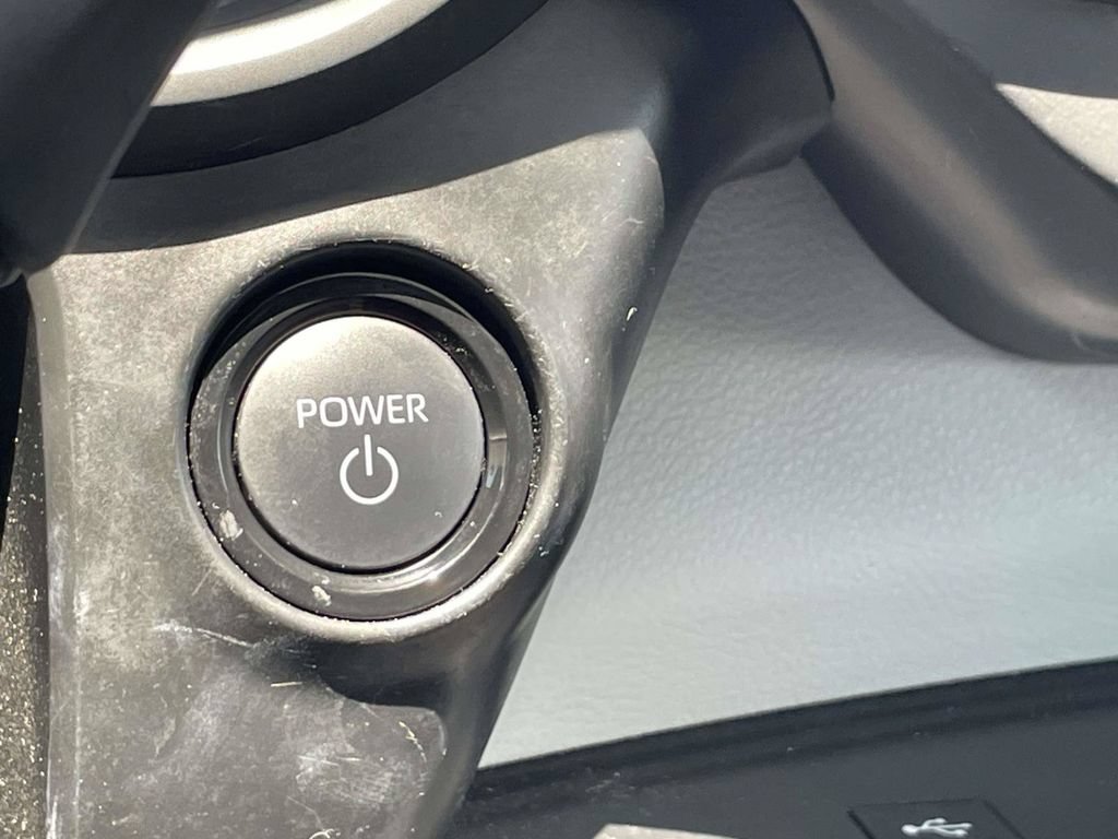 Used 2025 Toyota Sienna XLE FWD image 30