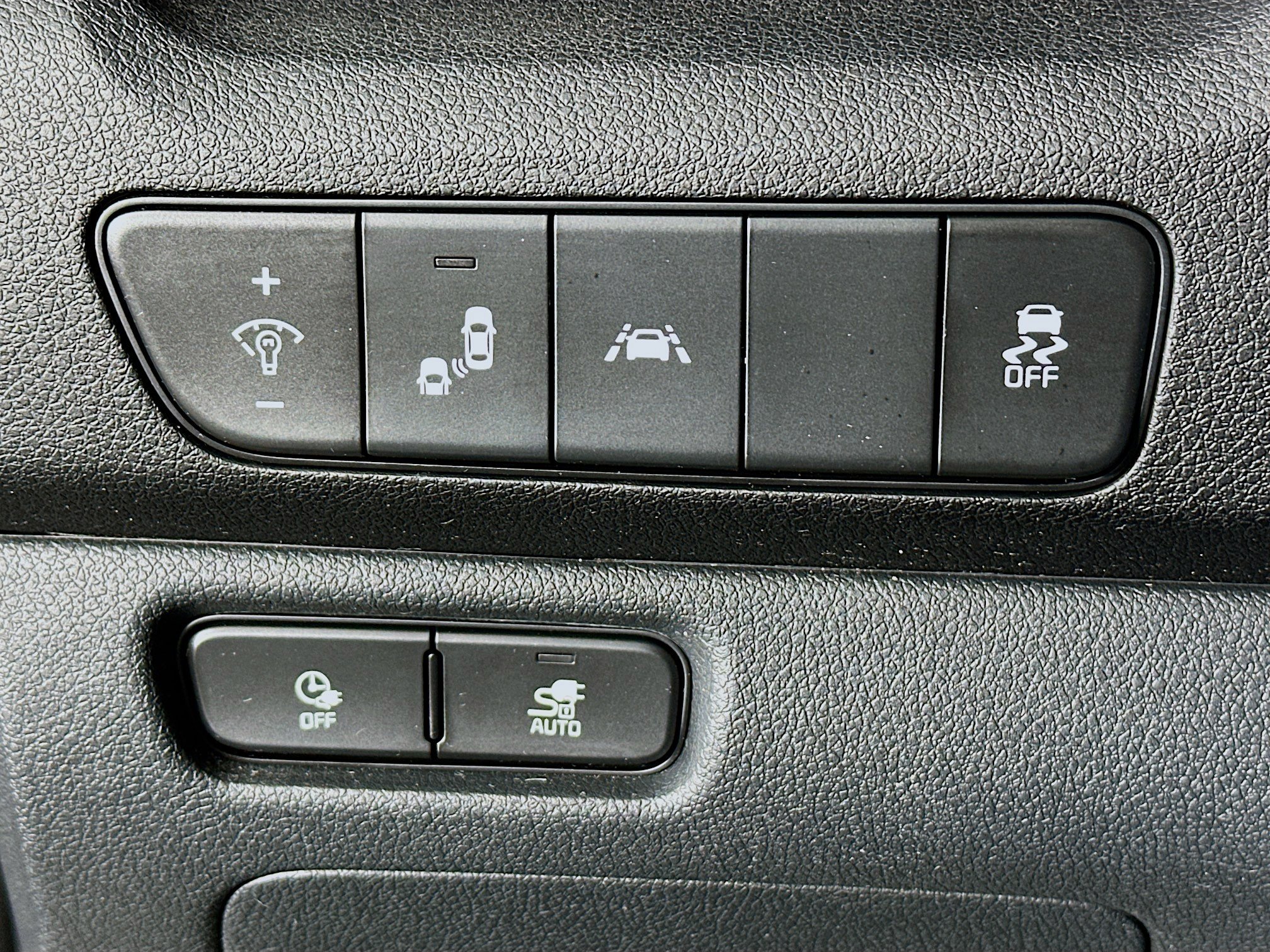 Used 2022 Kia Niro EX image 17