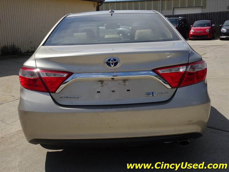 Used 2017 Toyota Camry XLE w/ Moonroof Package FWD image 7