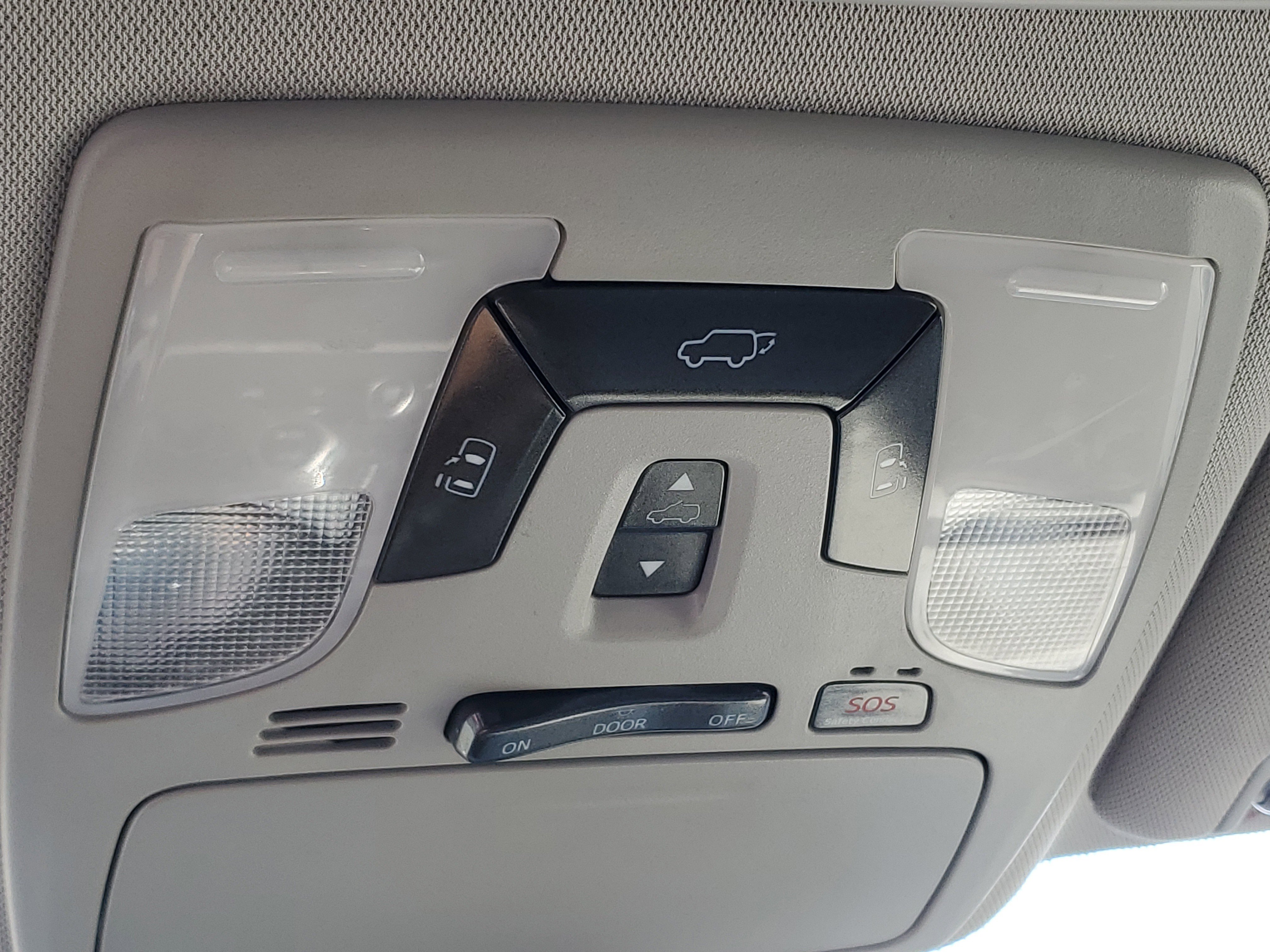 Used 2018 Toyota Sienna XLE image 25