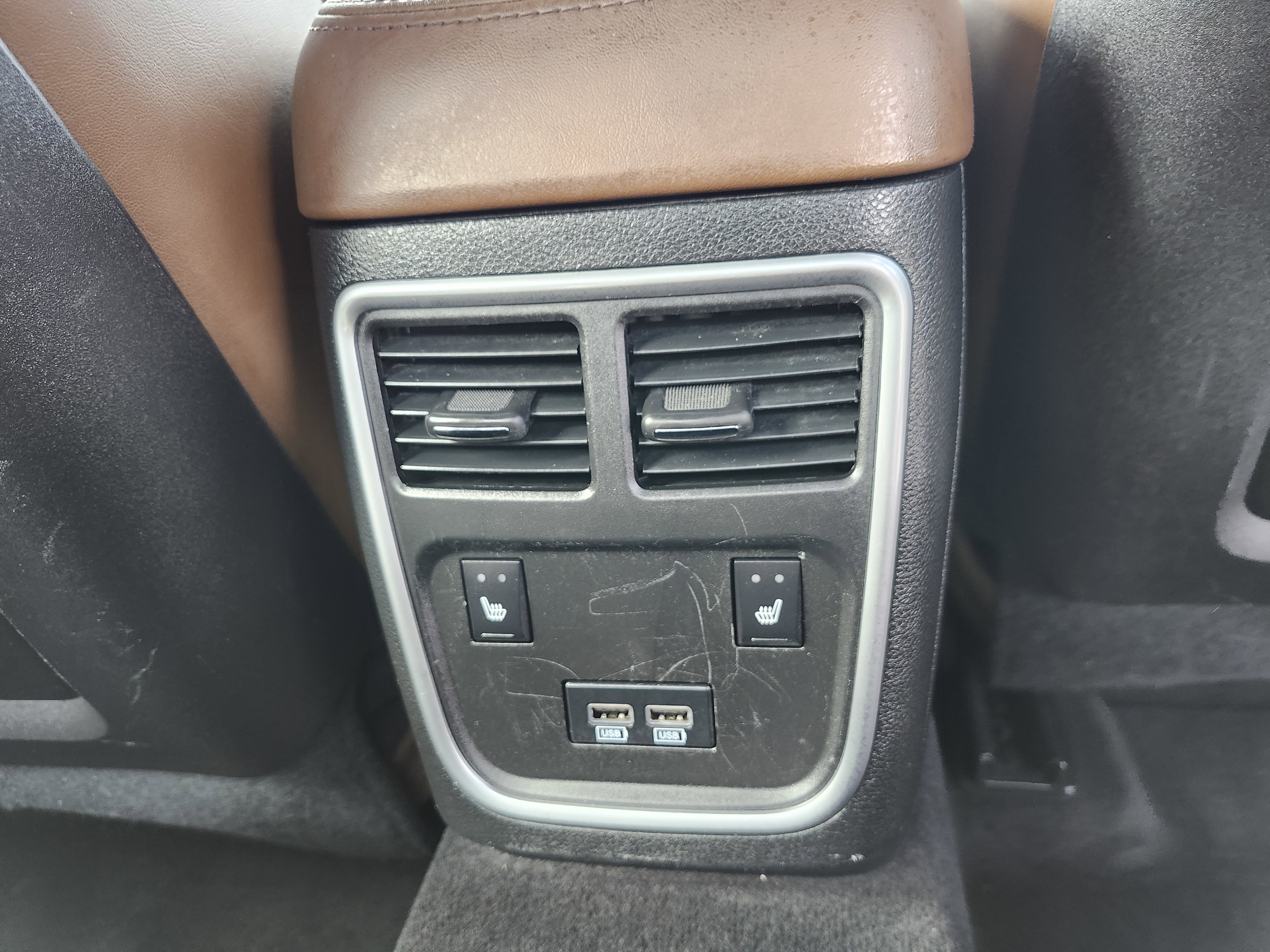 Used 2018 Chrysler 300 Limited image 14