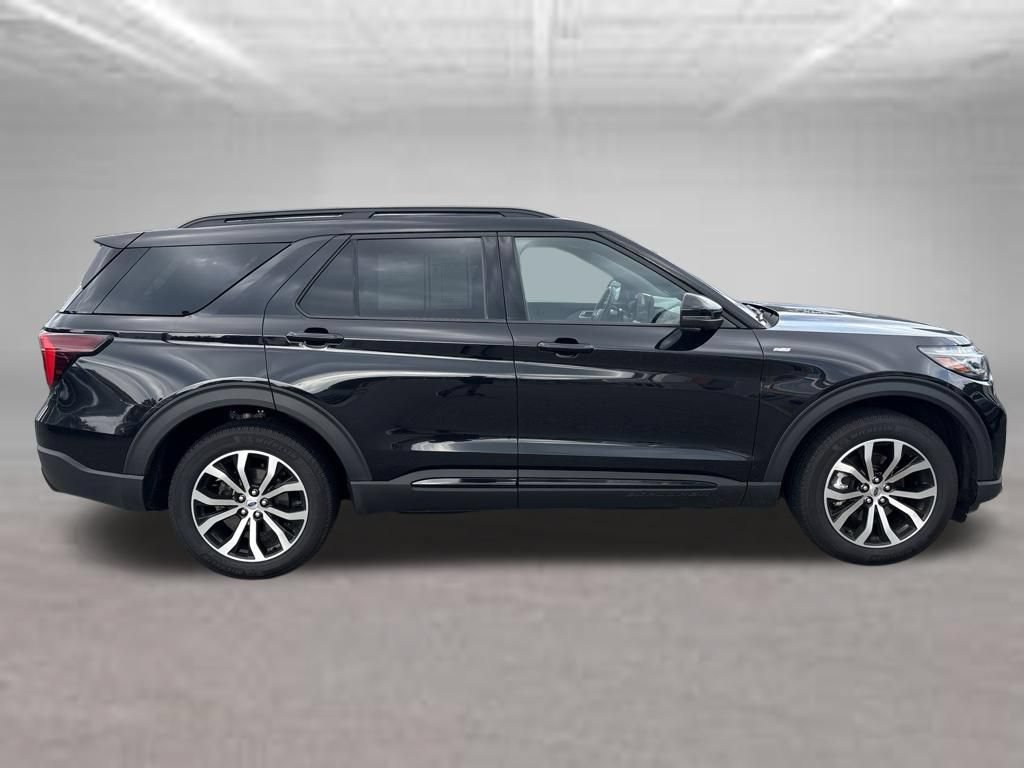 Used 2025 Ford Explorer ST-Line AWD/4WD image 5