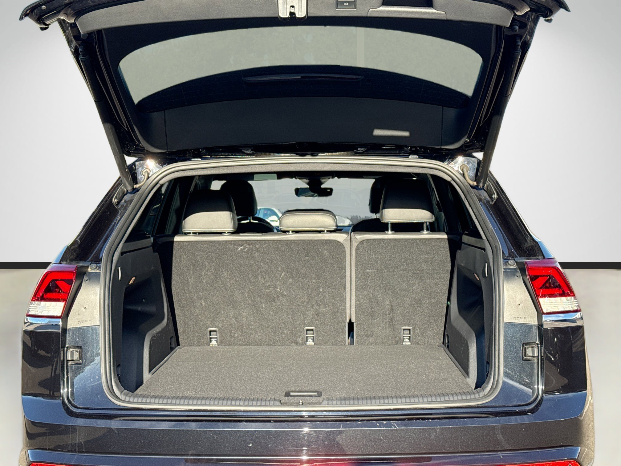 Used 2023 Volkswagen Atlas Cross Sport SEL Premium R-Line image 12