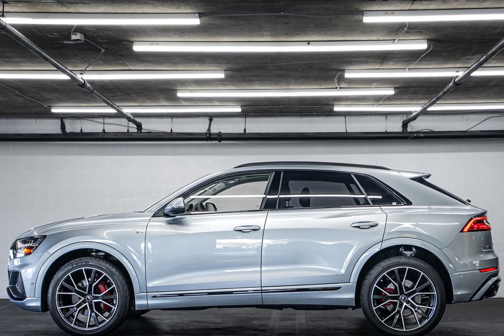 Used 2023 Audi Q8 Premium Plus w/ Premium Plus Package image 2