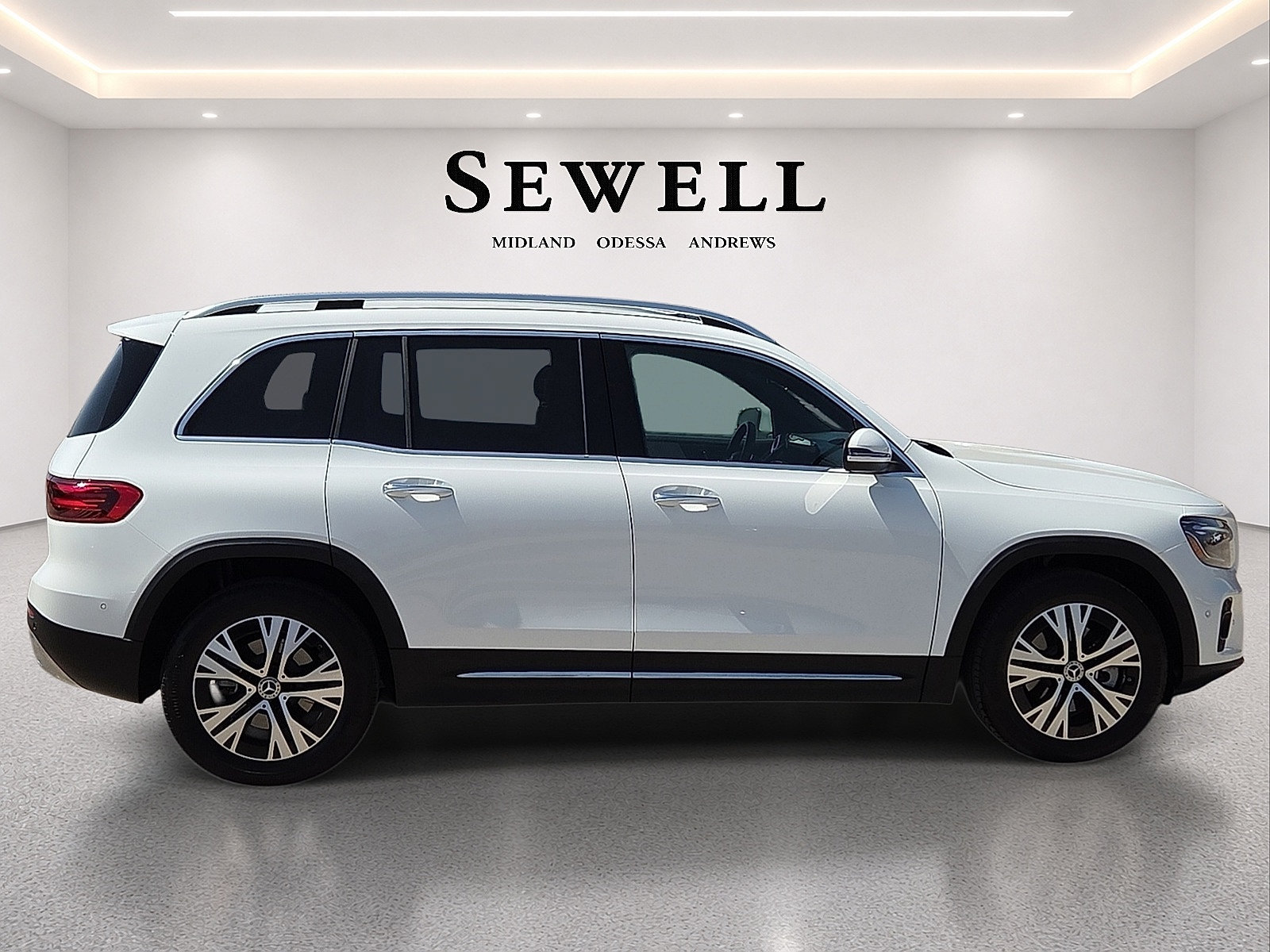 Used 2024 Mercedes-Benz GLB 250 image 5