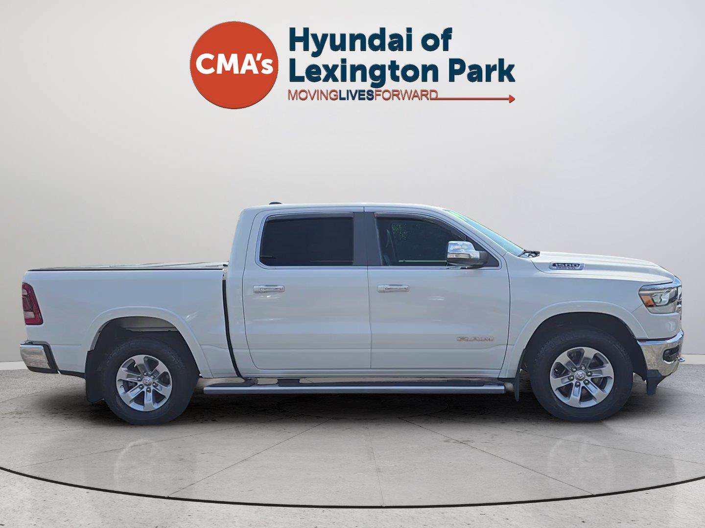 Used 2019 RAM 1500 Laramie AWD/4WD image 6