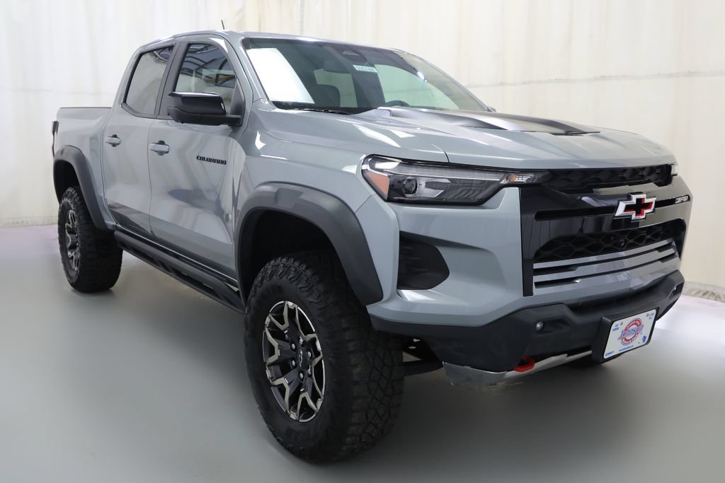 Used 2024 Chevrolet Colorado ZR2 w/ ZR2 Convenience Package III AWD/4WD image 17