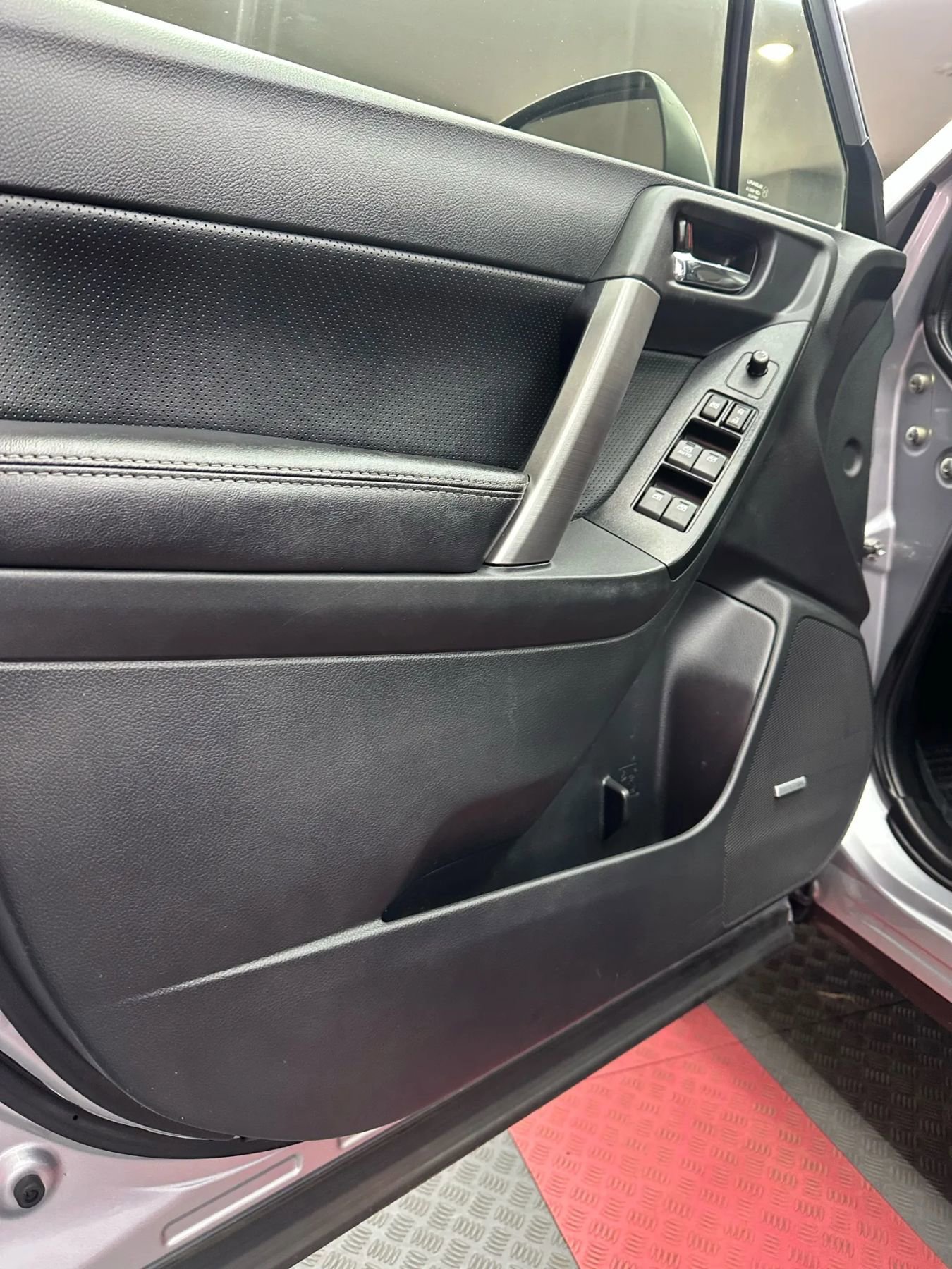 Used 2016 Subaru Forester 2.0XT Touring w/ Eyesight & Navigation System image 18