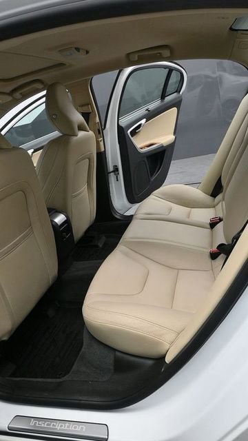 Used 2018 Volvo S60 T5 Inscription Platinum FWD image 15