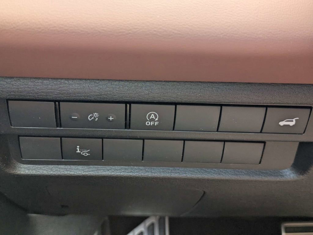 New 2026 Mitsubishi Outlander SEL image 27