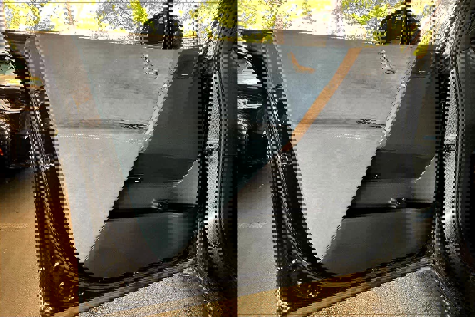 Used 2023 BMW iX xDrive50 w/ Convenience Package image 21