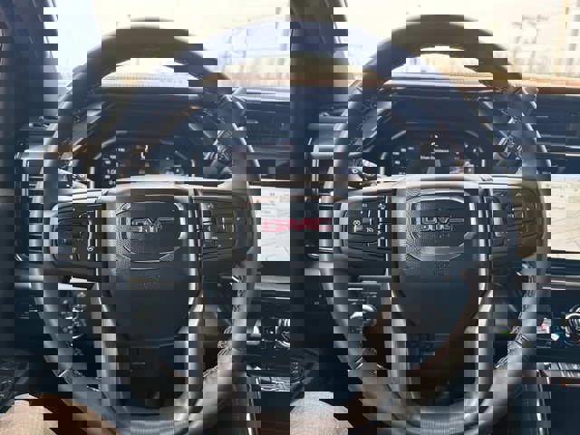 Used 2025 GMC Sierra 2500 AT4 image 13