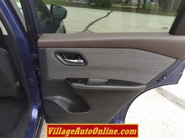 Used 2023 Nissan Rogue SV AWD/4WD image 29